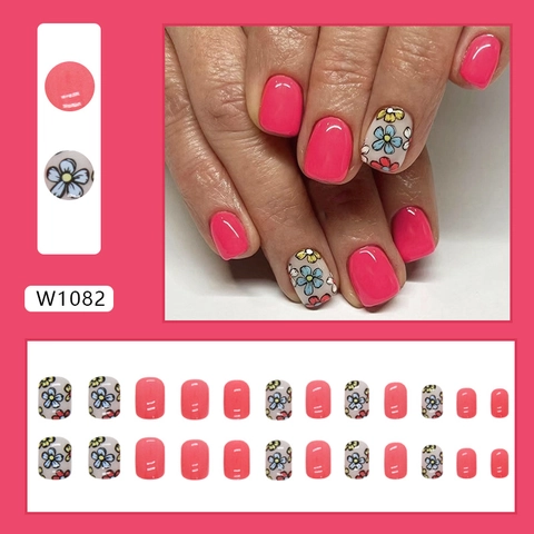 Kurze Runde Kunstnägel Glänzend Pink Manga Blumenmuster Künstliche Fingernägel Für Damen DIY Maniküre