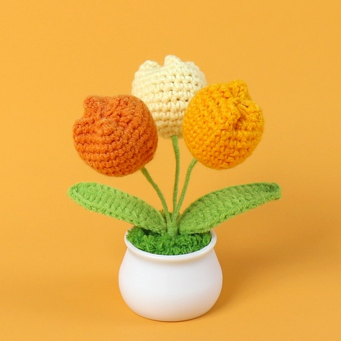 Handmade Crochet Tulip Artificial Potted Plant Knitted Gradient Flower Desktop Ornament With Ceramic Pot For Home Office Decor Gift