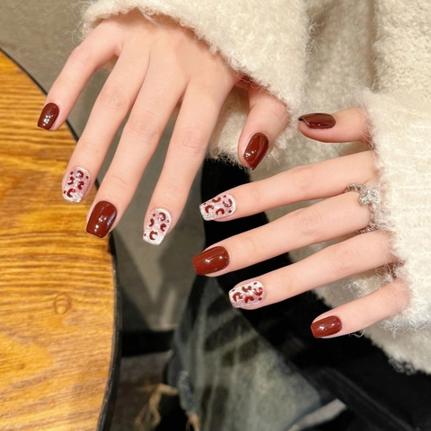 Handgemaakte Kunstnagels Bordeaux Rood Glanzend Luipaard Patroon Zilver Glitter Coffin Valse Nagels Voor Dames