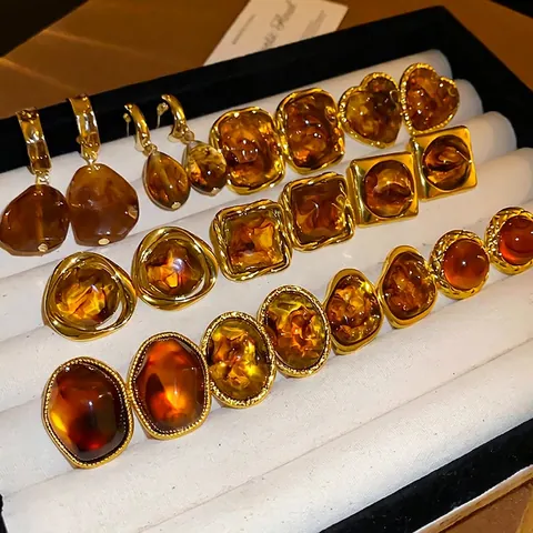 French Vintage Amber Resin Stud Earrings With 925 Sterling Silver Earring Post Irregular Geometric Gold Tone Alloy Jewelry Women