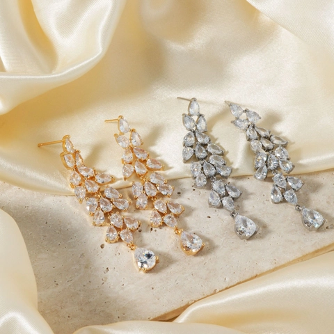 Orecchini Pendenti di Lusso in Rame con Zirconia a Goccia e Nappina per Donna Eleganti Gioielli con Pendente Lungo per Matrimonio