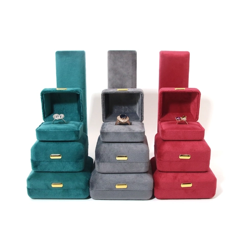 Elegant Velvet Jewelry Box With Metal Buckle High Grade Luxurious Ring Necklace Bracelet Pendant Storage Gift Packaging Box
