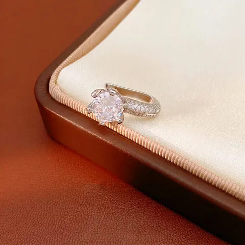 Round Zircon Ear Cuff Copper Ear Clip No Piercing Minimalist Luxury Geometric Fashion Jewelry For Women Silver Tone