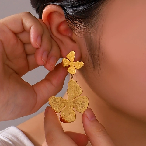 Orecchini In Acciaio Inossidabile Placcato Oro 18K Per Donna Fiore Strutturato Fiocco Farfalla Con Perla Artificial Strass Stile Esagerato