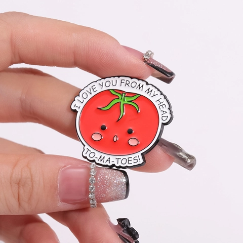 Cute Alloy Enamel Fruit Cat Brooch Pin Painted Cartoon Strawberry Pear Peach Tomato Badge For Backpack Clothes Accessory Gift