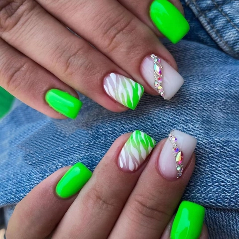 Press On Nails Short Square Glitter Zebra Pattern Rhinestone Artificial False Fingernails For Women Daily Ins Style