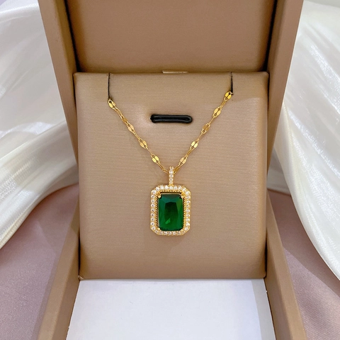 Edelstahl Halskette Smaragdgrün Quadratischer Anhänger Kupfer Vergoldet Mikro Eingelegter Zirkon Luxus Elegant Schmuck Damen