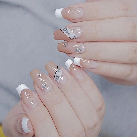 French Tip Press On Nails Farbverlauf Nude Pink Strass Lange Sargform Künstliche Falsche Fingernägel
