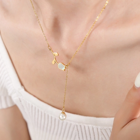 Women 18K Gold Plated Titanium Steel Rose Flower Tassel Necklace With White Sea Shell And Artificial Pearl Pendant Jewelry