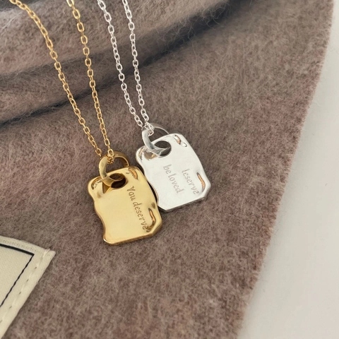 925 Sterling Silber Halskette Unregelmäßiger Geometrischer Rechteckiger Anhänger Gravierte Buchstaben Minimalistischer Stil