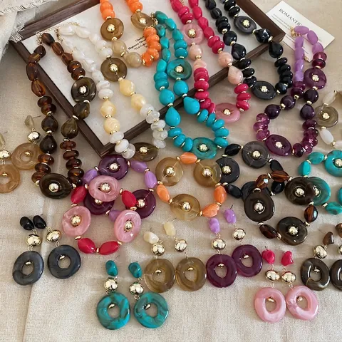 Collana Bracciale E Orecchini Vintage In Perle Di Resina Acrilica Irregolari Con Perno In Argento Per Donna