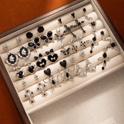 Goth Zwarte Hart Vlinder Kruis Kunstparel Oorbellen Verzilverde Legering Punk Dark Y2K Sieraden Voor Vrouwen