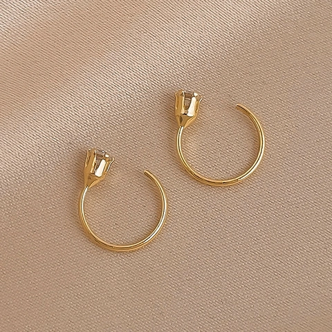 Minimalistische Zirkonia Geometrische C-Vormige Oorbellen Verguld Koper Met Roestvrijstalen Oorsteker Voor Dames