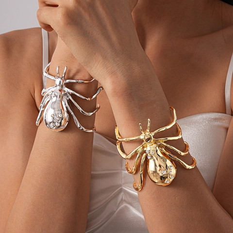 Exaggerated Spider Open Cuff Bracelet Alloy Rhinestone Gothic Metallic Statement Bangle For Women Halloween Party