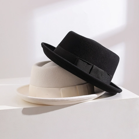 Chapeau Pork Pie Vintage Laine Australienne Feutre Couronne Plate Bord Roulé Décor Ruban Nœud Style Formel