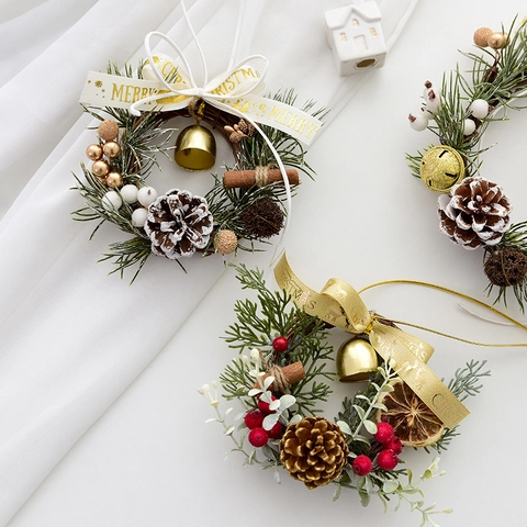 Mini Ghirlanda di Natale Appesa con Pigna Bacca Campanello per Albero di Natale Casa Auto Decorazione Stile Nordico