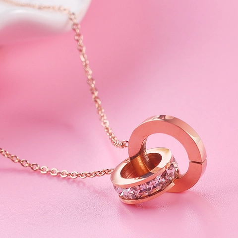 Interlocking Ring Necklace Titanium Steel Roman Numerals Rhinestone Inlaid Elegant Clavicle Chain Jewelry For Women