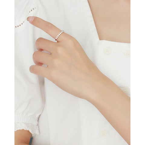 Ring Aus 925 Sterling Silber Mit Funkelnden Runden Strasssteinen Minimalistischer Modeschmuck Für Damen