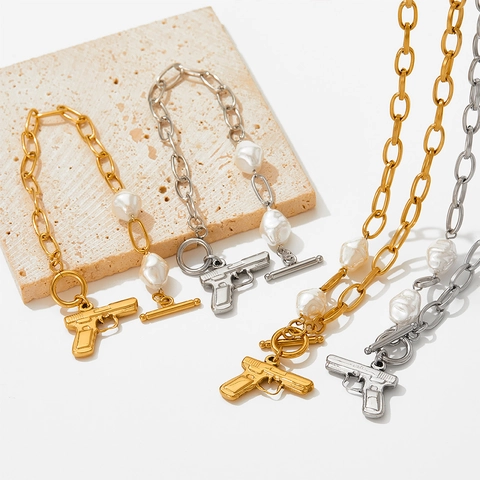Collana E Bracciale Pendente Pistola Acciaio Inossidabile Perla Artificial Barocca Chiusura OT Punk Streetwear Gioielli Per Donne