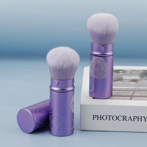 Einziehbarer Make-up-Pinsel Synthetikfaser Aluminiumgriff Tragbar Mit Deckel Rosenmuster Lila Für Puder-Rouge