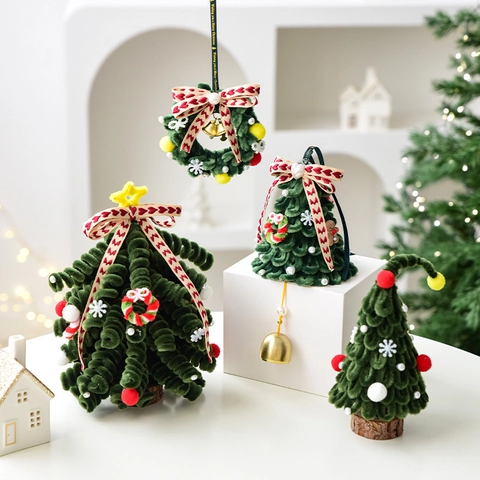 Árbol De Navidad De Limpiapipas Hecho A Mano Mini Corona Adorno De Escritorio Peluche Decoración Colgante Con Base De Madera Campana