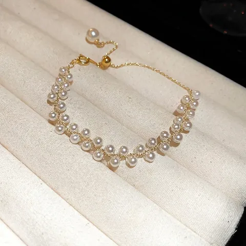 Elegante Bracciale Di Künstliche Perle A Doppia Fila Da Donna Rame Placcato Oro Design Intrecciato Fibbia Regolabile Stile Francese