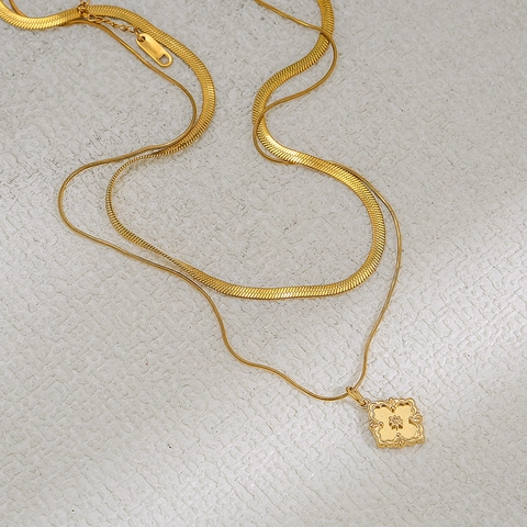 Collier Double Couche en Acier Inoxydable Plaqué Or 18K pour Femme Pendentif Floral Vintage Chaîne Serpent Bijoux