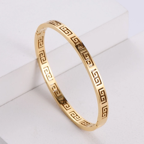 Bracciale Rigido In Acciaio Inossidabile Per Donna Placcato Oro 18K Motivo Greca Svuotato Geometrico Con Chiusura A Cerniera