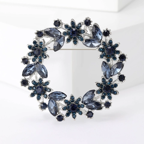 Elegant Floral Wreath Brooch Alloy Rhinestone Crystal Pin For Women Suit Coat Clothing Decor Fashion Accessory