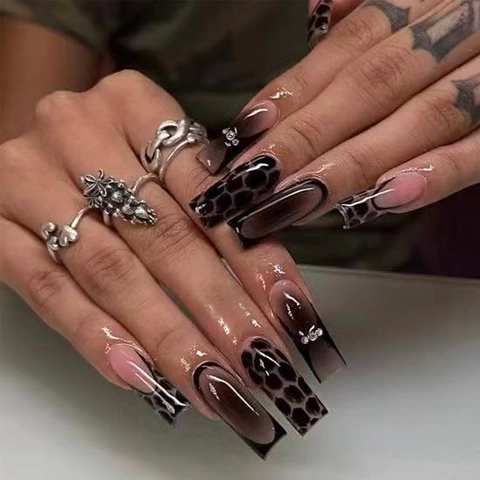 Lange Coffin Press On Nagels Luipaardprint Zwart Verloop Steentjes Kunstnagels Voor Vrouwen