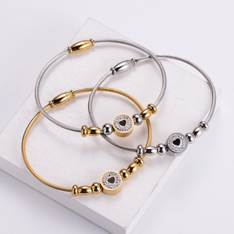 Stainless Steel Wire Rope Bangle For Women With Heart Rhinestone Pendant Magnetic Clasp Classic Fashion Jewelry