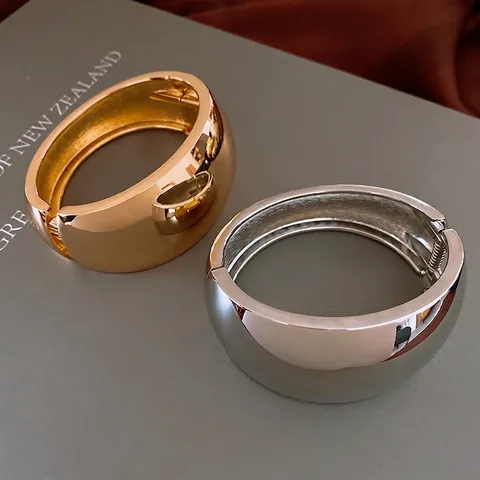 Brazalete Ancho Grueso Aleación Pulido Espejo Brillante Bisagra Minimalista Accesorio Moda Para Mujeres