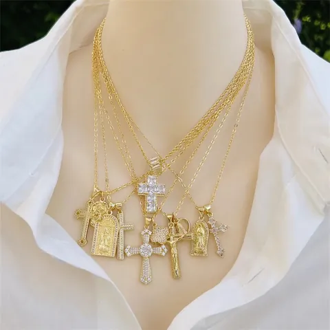 Collana Con Pendente Croce E Medaglione Religioso Rame Placcato Oro Con Zirconia Gioielli Retro Di Lusso Per Donne
