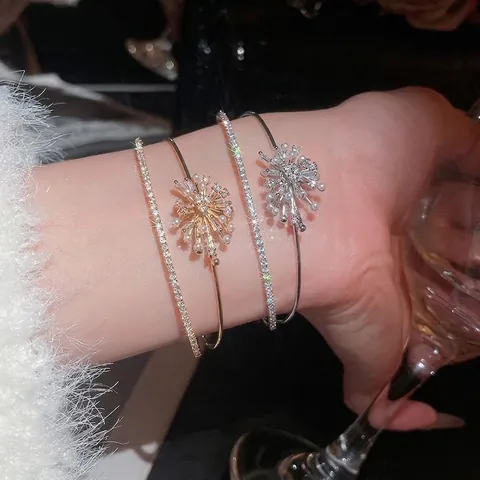 Doppellagiger Offener Armreif Mit Zirkon Künstliche Perlen Feuerwerk Sternenblume Design Elegante Kupfer Schmuck Für Damen