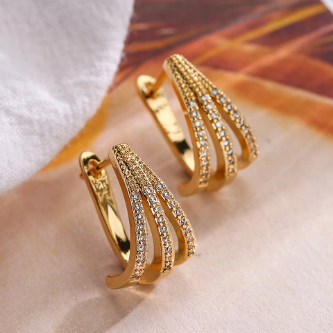 Geometrische Unregelmäßige Creolen 18K Vergoldetes Kupfer Mit Glänzendem Zirkon Stilvolle Trendige Accessoires Für Damen