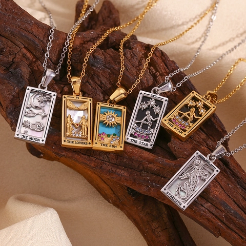 Collar Con Colgante De Carta De Tarot Acero Inoxidable Chapado En Oro 18K Con Esmalte Y Circón Joyería Mística Retro