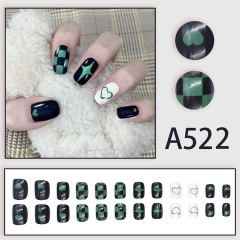 Unghie Finte Con Motivo A Scacchi E Cuore Testa Quadrata Verde Nero Corto Manicure Portatile Per Donne