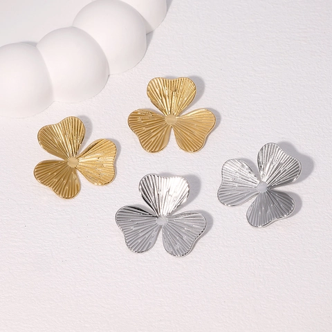Orecchini A Lobo A Fiore In Acciaio Inossidabile Placcato Oro 18K Tre Petali Gioielli Di Moda Per Donna