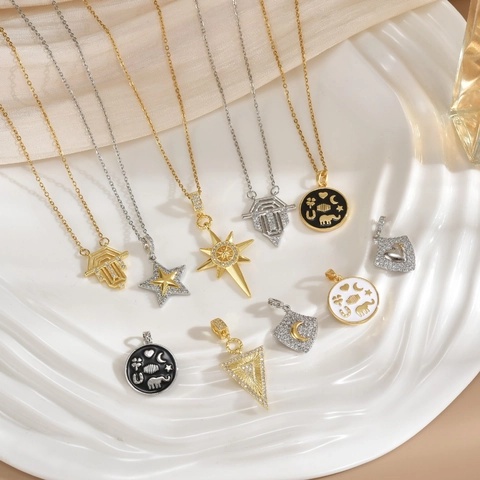 Collana con Pendente in Acciaio al Titanio e Zirconia per Donna Lusso Leggero Cuore Stella Luna Design Oro Argento