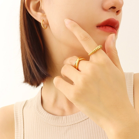 Pendientes De Aro Texturizados Acero De Titanio Chapado En Oro De 18 Quilates Estilo Ins Francés Joyería Geométrica Mujer