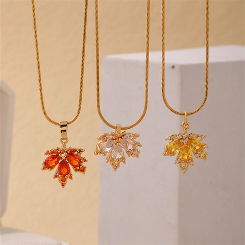Minimalist Copper Maple Leaf Pendant Necklace For Women Elegant Snake Bone Chain With Rhinestone Fashion Niche Jewelry Gift