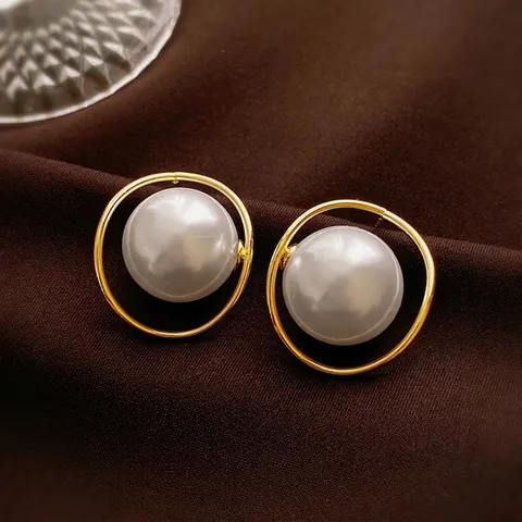 Französische Retro Künstliche Perlenohrringe Vergoldete Legierung Geometrischer Runder Reifen Mit Silber Ohrstecker Für Damen
