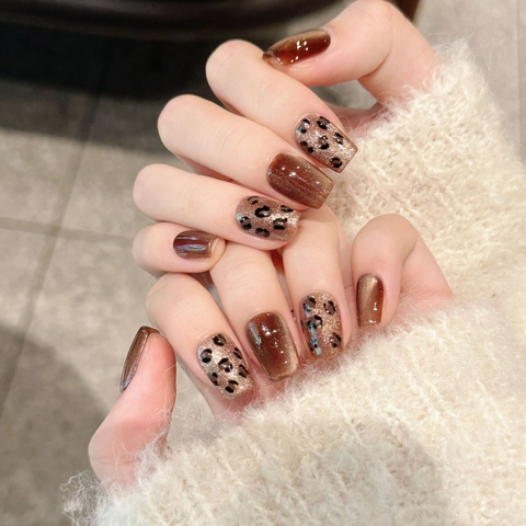 Handmade Maillard Brown Leopard Print Cat Eye Press On Nails Retro Squoval Short Fake Nails For Women Fashion Nail Art