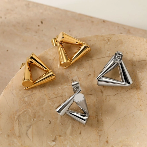 Stainless Steel Dreieck Ohrstecker Minimalistische Geometrische 3D Kegel Spleißen Einzigartiges Design Schmuck Für Frauen