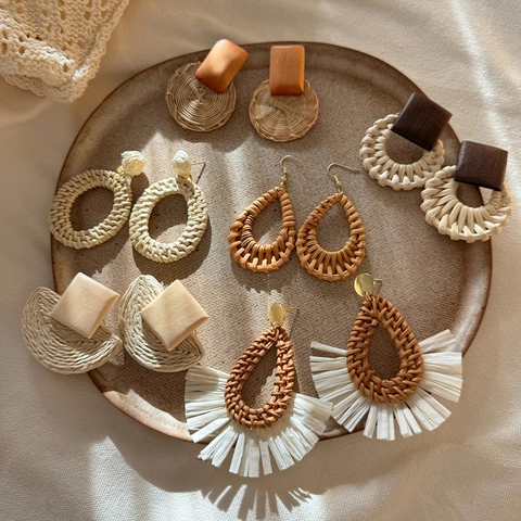 Bohemian Rattan Woven Dangle Earrings For Women Handmade Ethnic Retro Straw Wood Beads Jewelry With Silver Earring Post