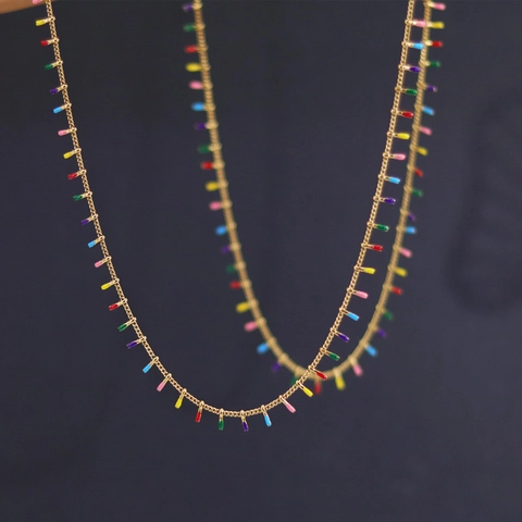 Collar con Colgante de Espina de Pescado de Esmalte Colorido Acero Inoxidable Chapado en Oro 18K Gargantilla con Flecos Arcoiris Mujer Joyas