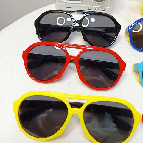 Kids Aviator Sunglasses UV400 Protection Fashionable Plastic Eyewear For Boys Girls Toddler Sunshades Multi Colors