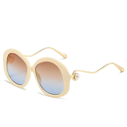 Round Sunglasses Women Oversized Frame Metal Wavy Temples Artificial Pearl Decor UV400 Gradient Lenses Vintage Elegant