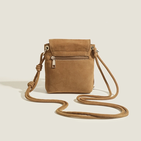 Women Suede Tassel Crossbody Bag Retro Bohemian Small Square Shoulder Bag With Flap Magnetic Buckle Vintage Style