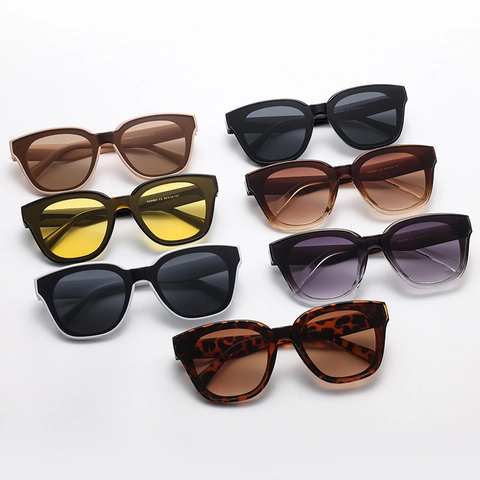 Zonnebril Dames Vintage Oversized Vierkant Montuur UV400 Bescherming Retro Gradiënt Mode Bril Klinknagel Decoratie